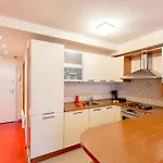 Leona & Borna's Lapad * דוברובניק