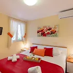 Leona & Borna's Lapad * Dubrovnik