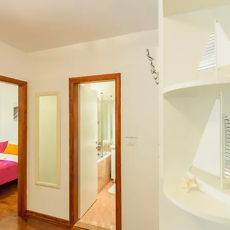 Leona & Borna's Lapad Apartment *