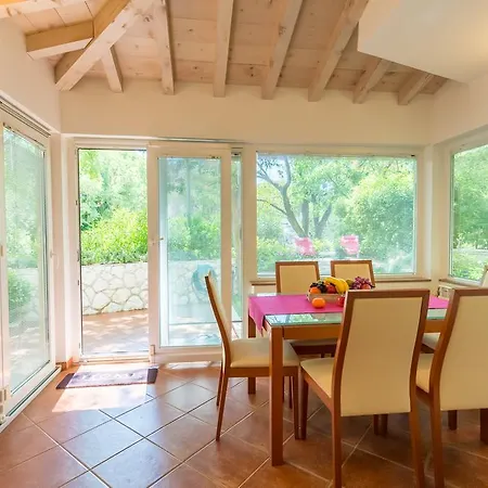 Leona & Borna's Lapad Apartment Dubrovnik