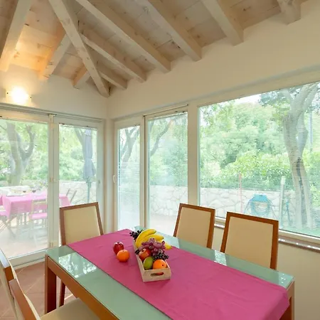 Leona & Borna's Lapad Apartment *