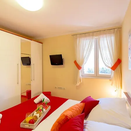 Leona & Borna's Lapad Apartment Dubrovnik