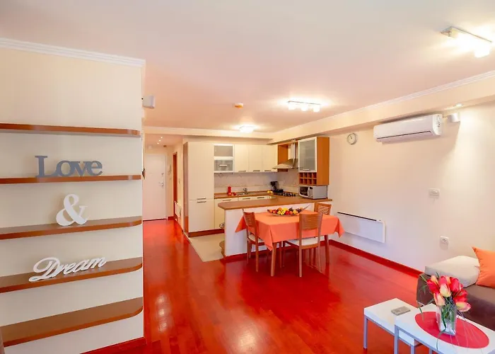 Leona & Borna's Lapad * Dubrovnik