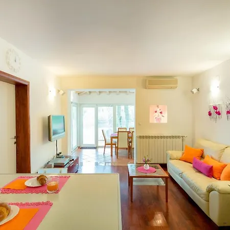 Leona & Borna's Lapad * Dubrovnik